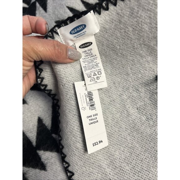 Old Navy NEW Scarf Shawl Aztec Wrap White & Black Cozy Sweater Kimono Western - Picture 7 of 8